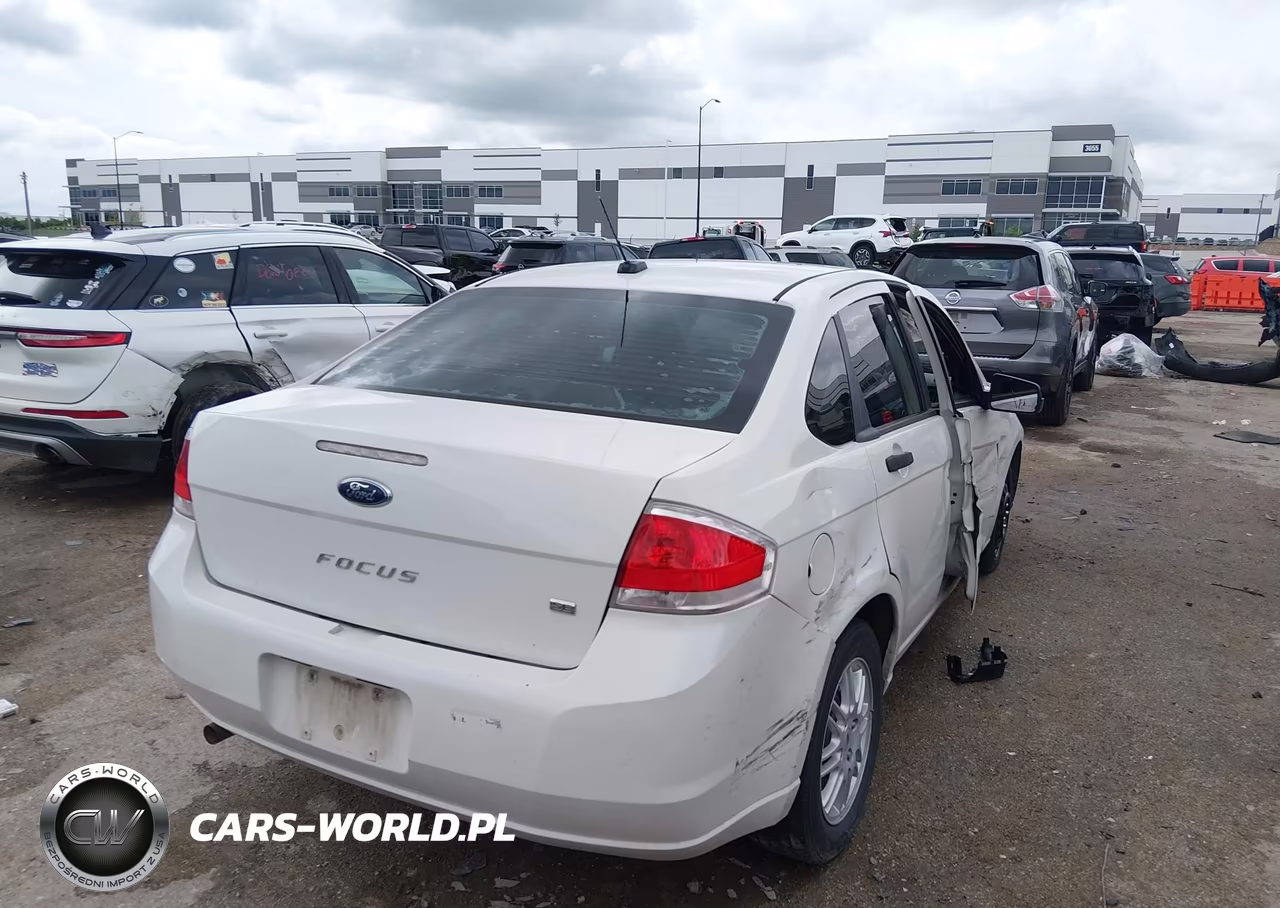 2010 Ford Focus Se VIN:1FAHP3FN3AW172238 - 4