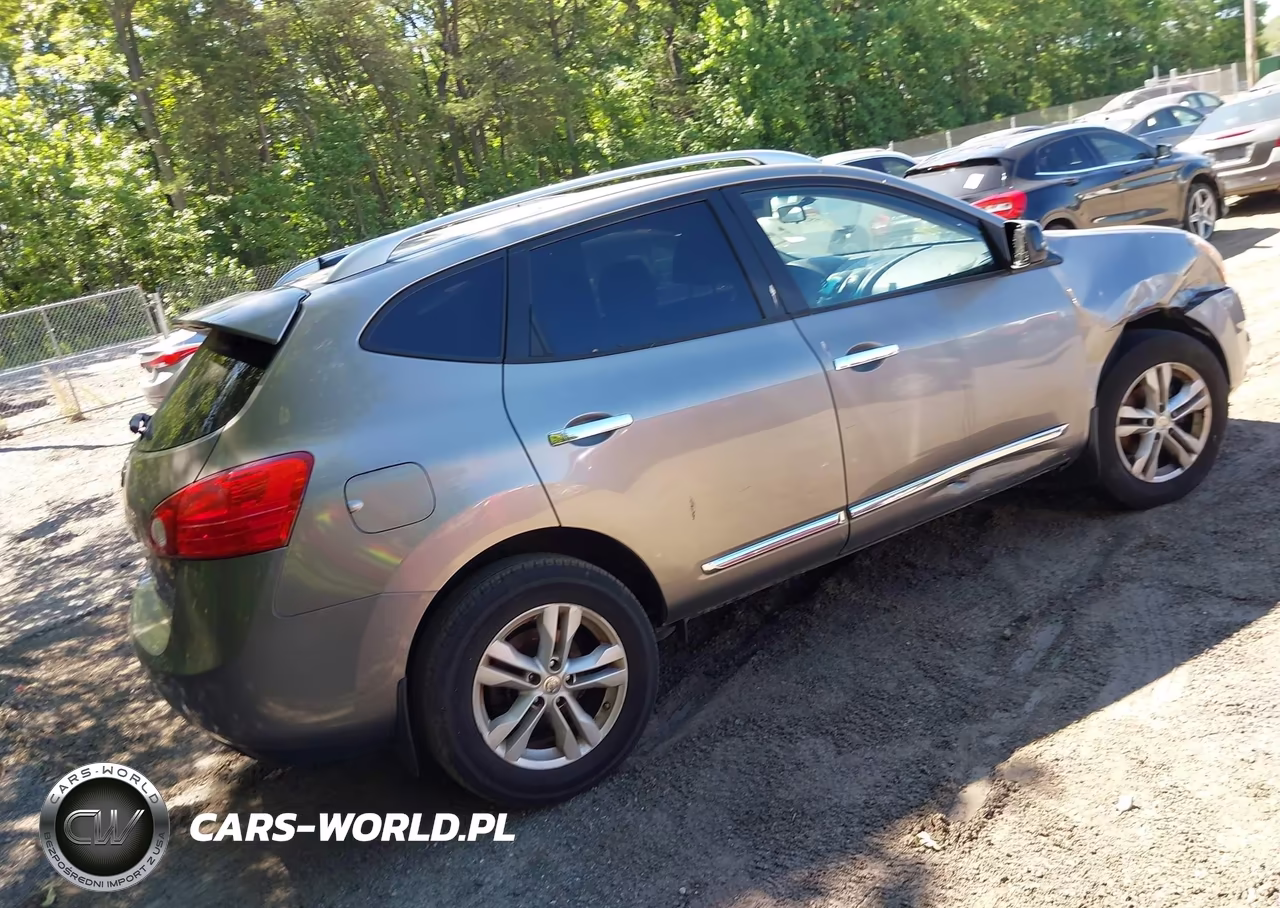 2015 Nissan Rogue Select S VIN:JN8AS5MV5FW760730 - 4