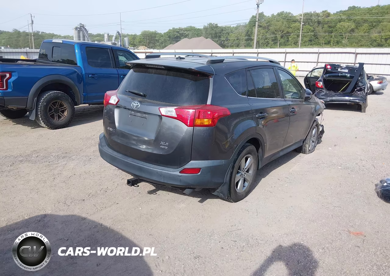 2015 Toyota Rav4 Xle VIN:2T3RFREVXFW254706 - 4
