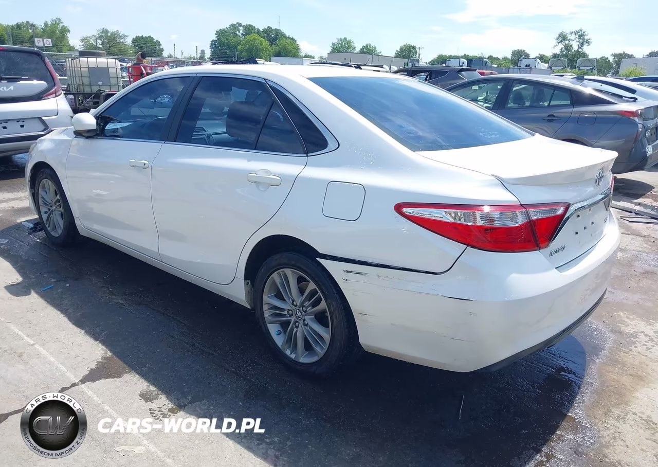 2017 Toyota Camry Se VIN:4T1BF1FK5HU327175 - 3