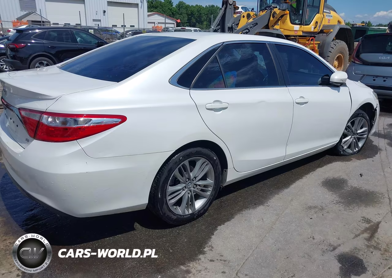 2017 Toyota Camry Se VIN:4T1BF1FK5HU327175 - 4
