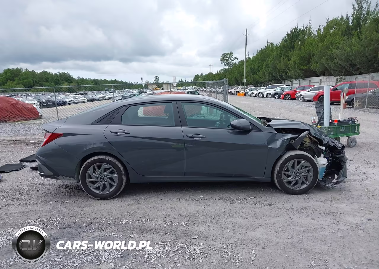 2025 Hyundai Elantra Hybrid Blue VIN:KMHLM4DJ2SU129134 - 13