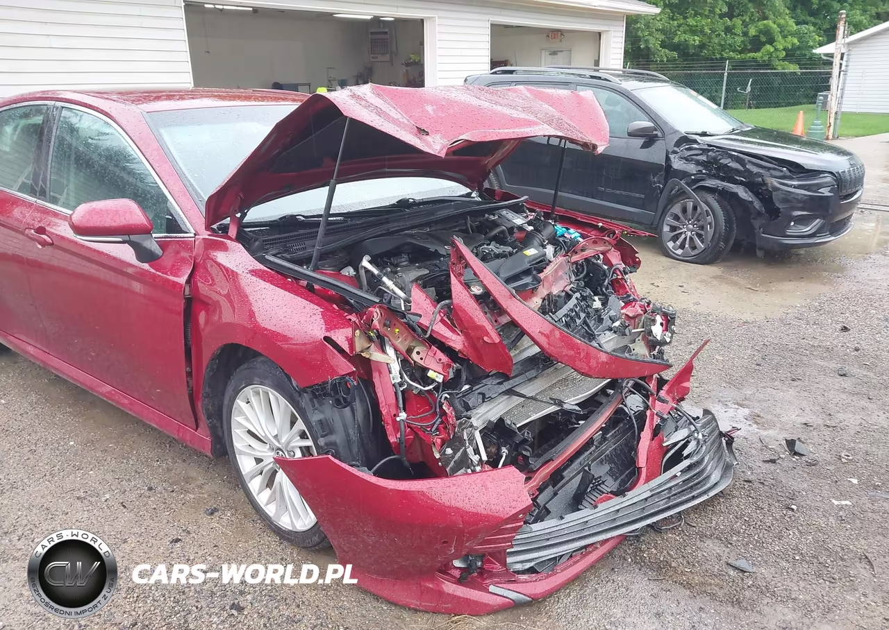 2018 Toyota Camry Xle VIN:4T1B11HK2JU620680 - 18