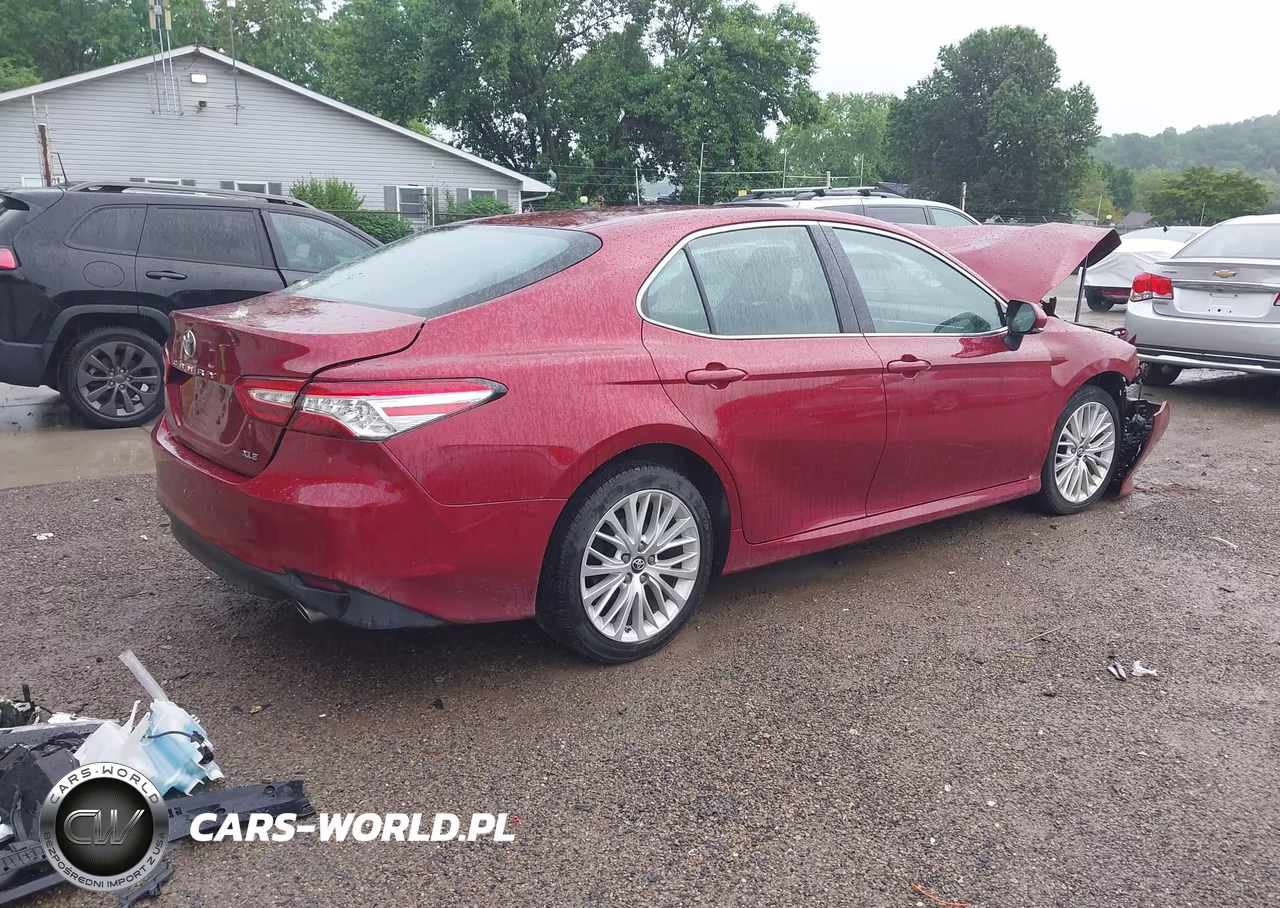 2018 Toyota Camry Xle VIN:4T1B11HK2JU620680 - 4
