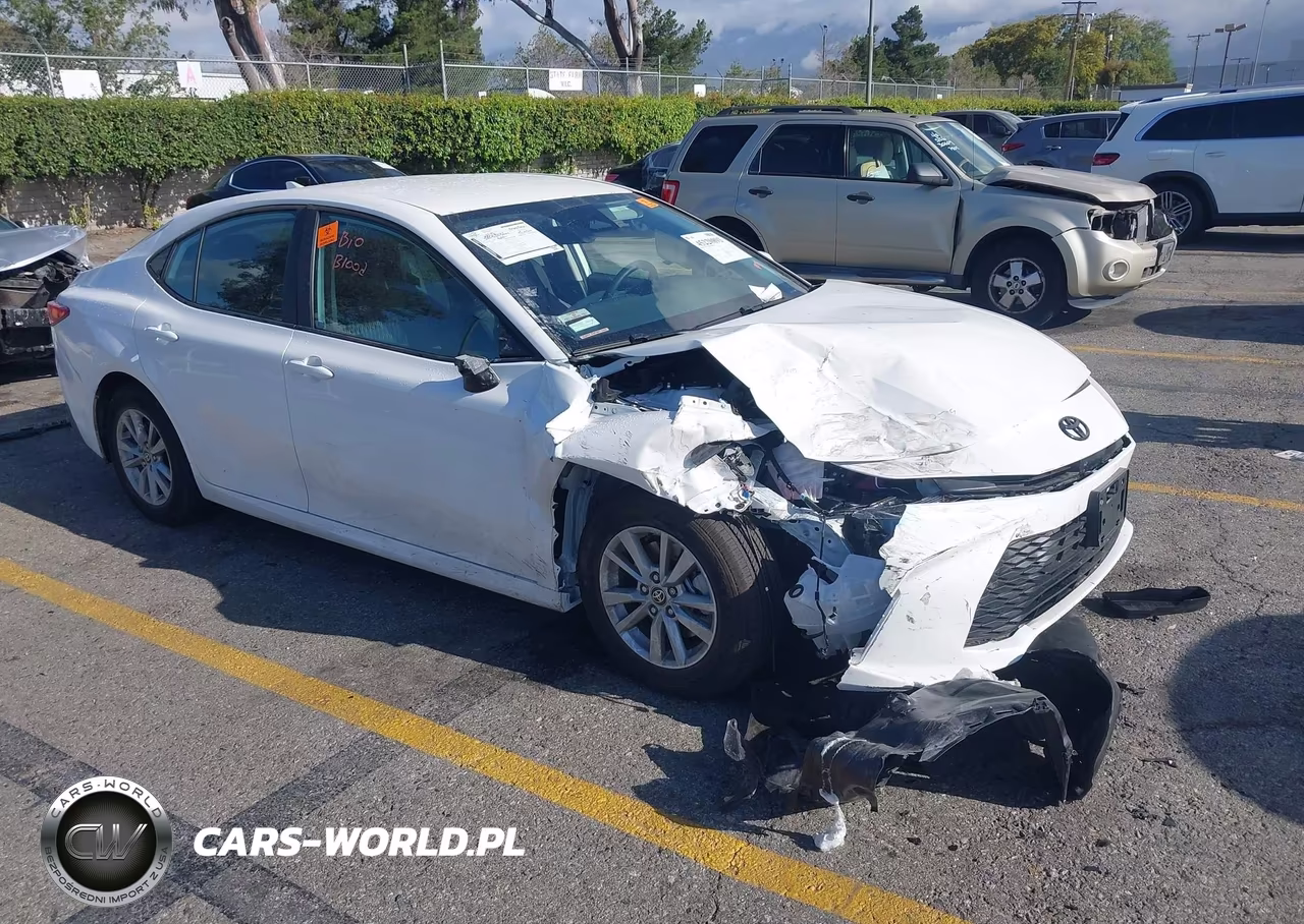 2026 Toyota Camry Le – zdjęcie 1 z 17