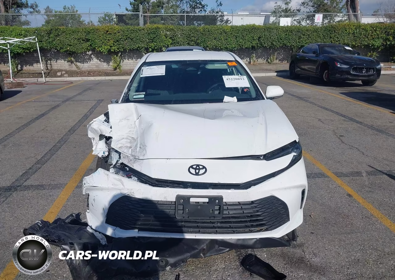 2026 Toyota Camry Le VIN:4T1DAACK5TU209096 - 12