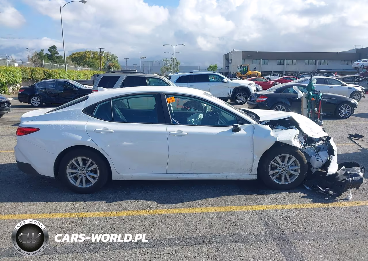 2026 Toyota Camry Le VIN:4T1DAACK5TU209096 - 13