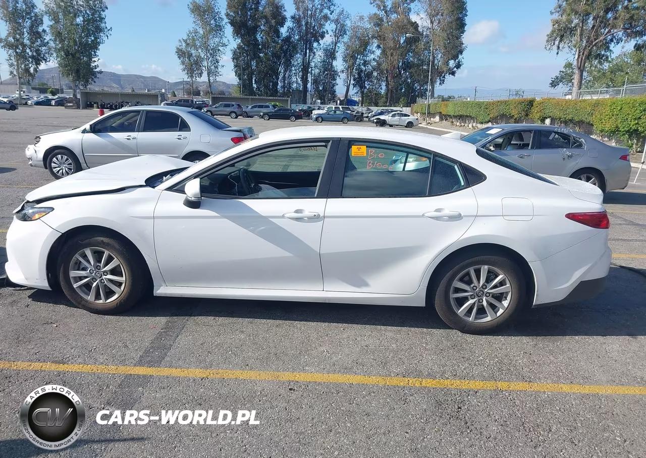2026 Toyota Camry Le VIN:4T1DAACK5TU209096 - 14