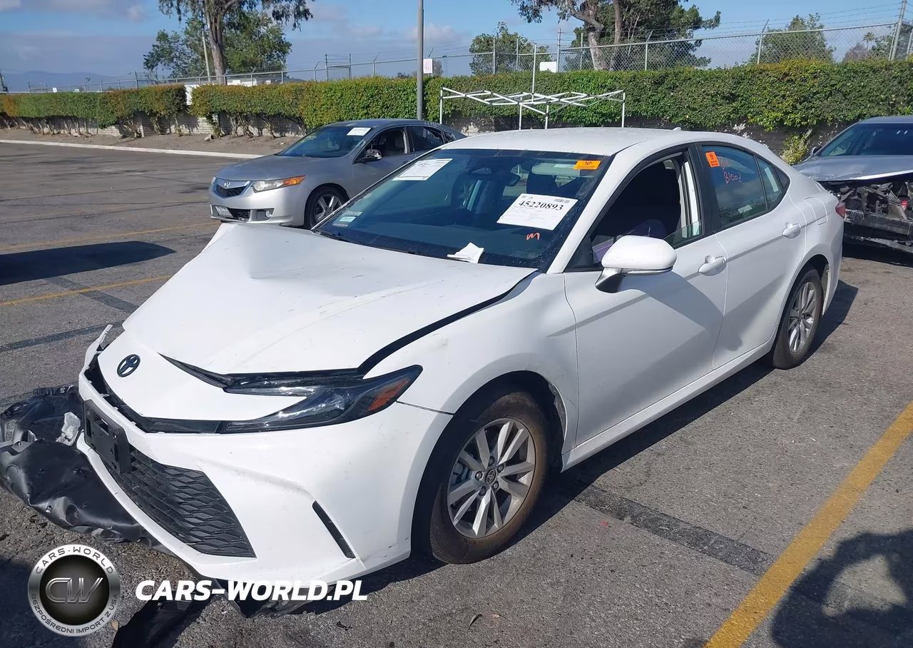 2026 Toyota Camry Le VIN:4T1DAACK5TU209096 - 2