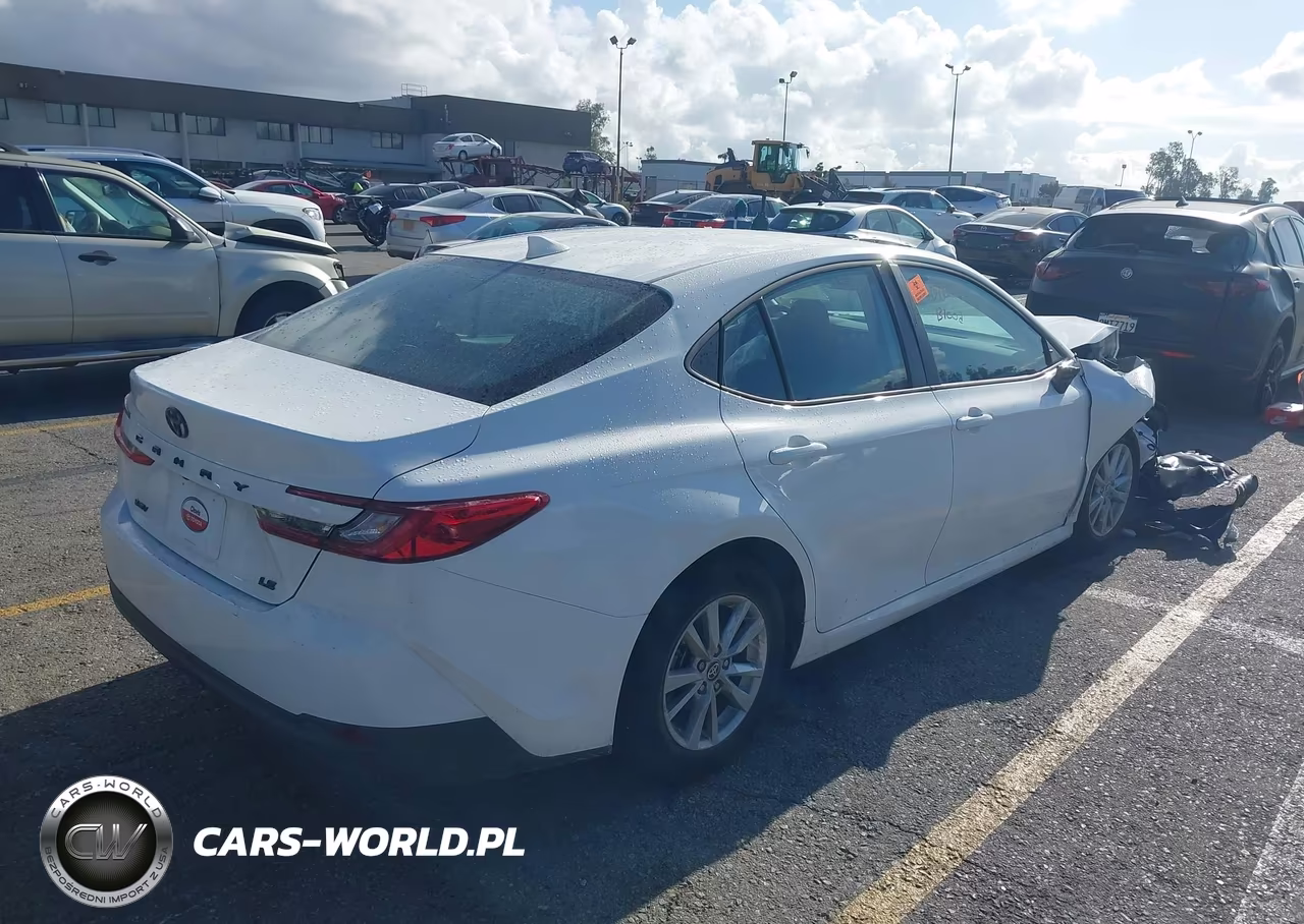 2026 Toyota Camry Le VIN:4T1DAACK5TU209096 - 4
