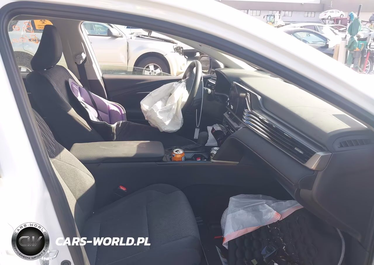 2026 Toyota Camry Le VIN:4T1DAACK5TU209096 - 5