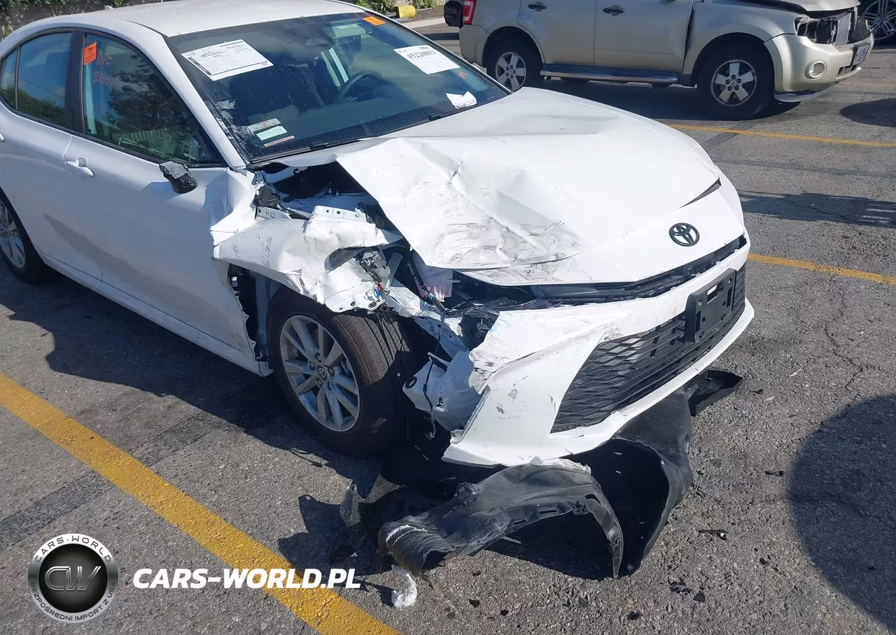 2026 Toyota Camry Le VIN:4T1DAACK5TU209096 - 6