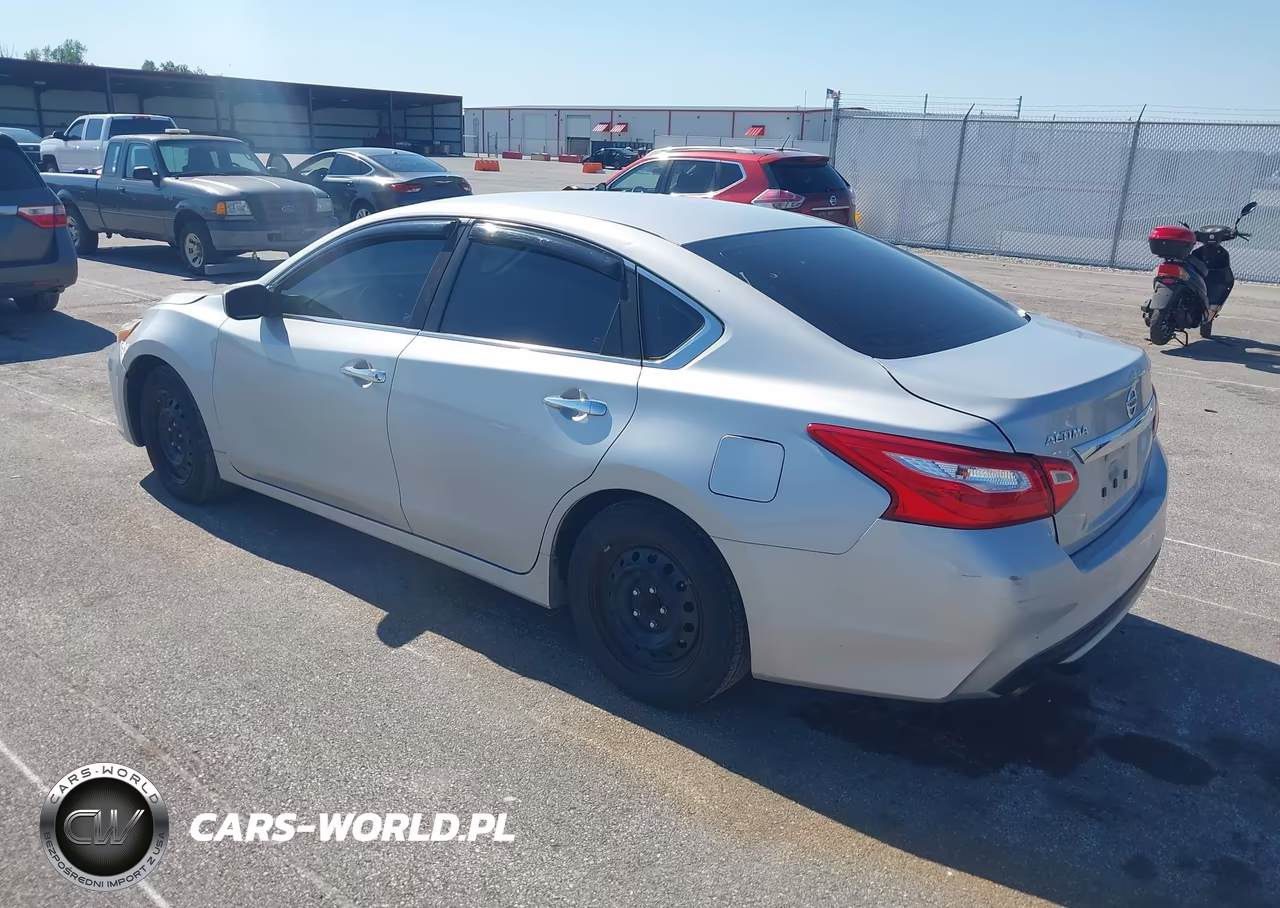 2017 Nissan Altima 2.5 S VIN:1N4AL3AP6HN350827 - 3