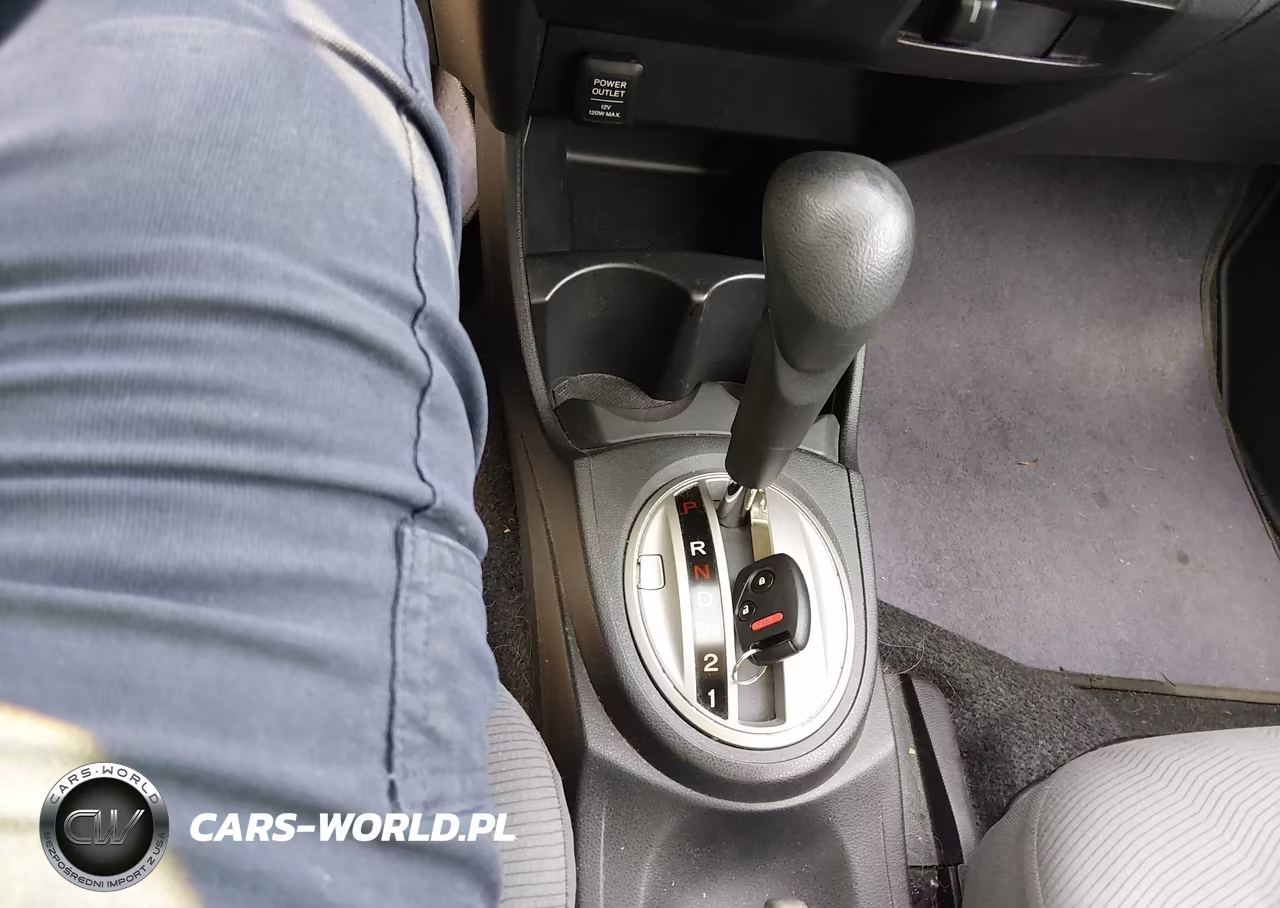 2013 Honda Fit VIN:JHMGE8H34DC075803 - 11