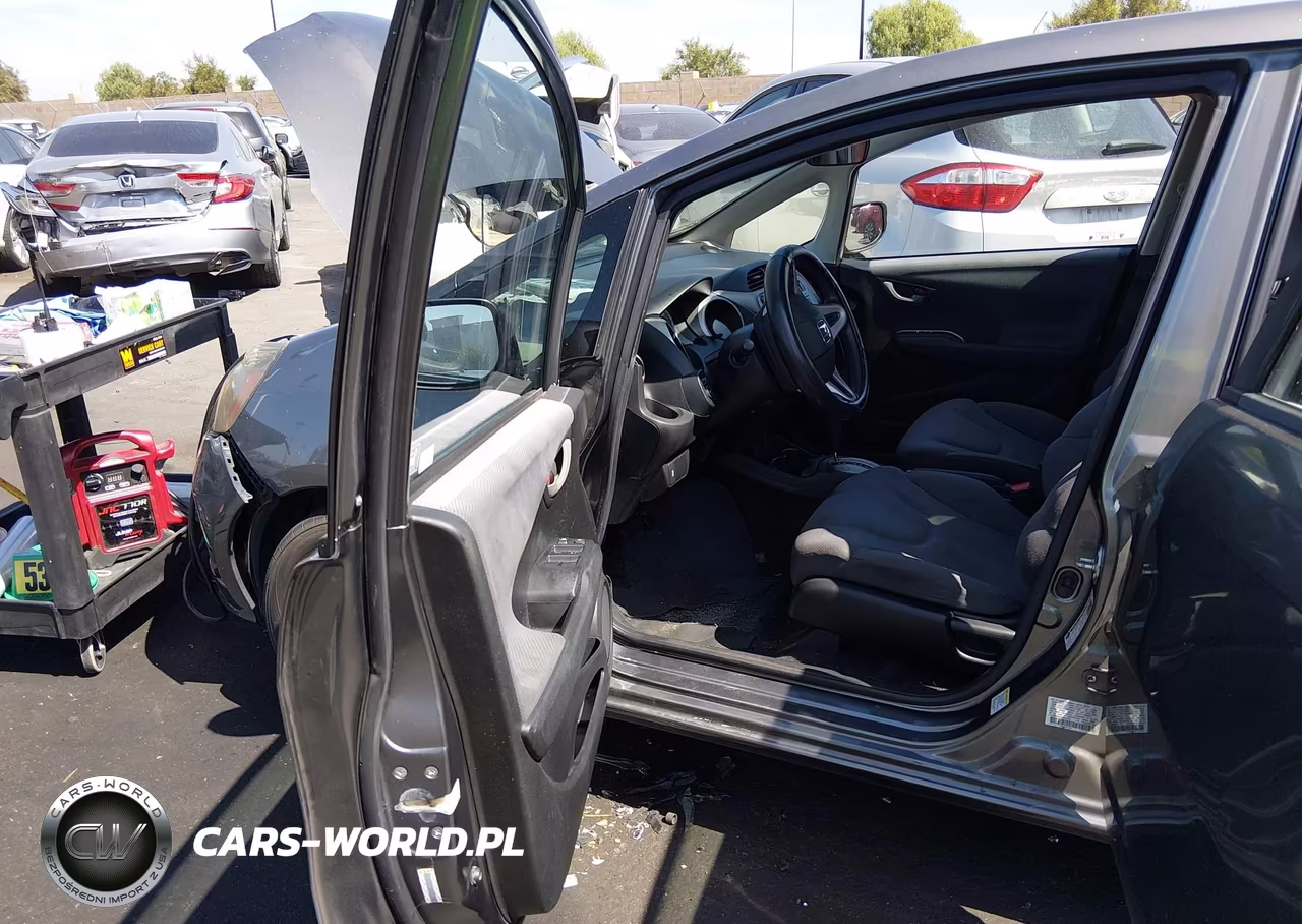 2013 Honda Fit VIN:JHMGE8H34DC075803 - 5