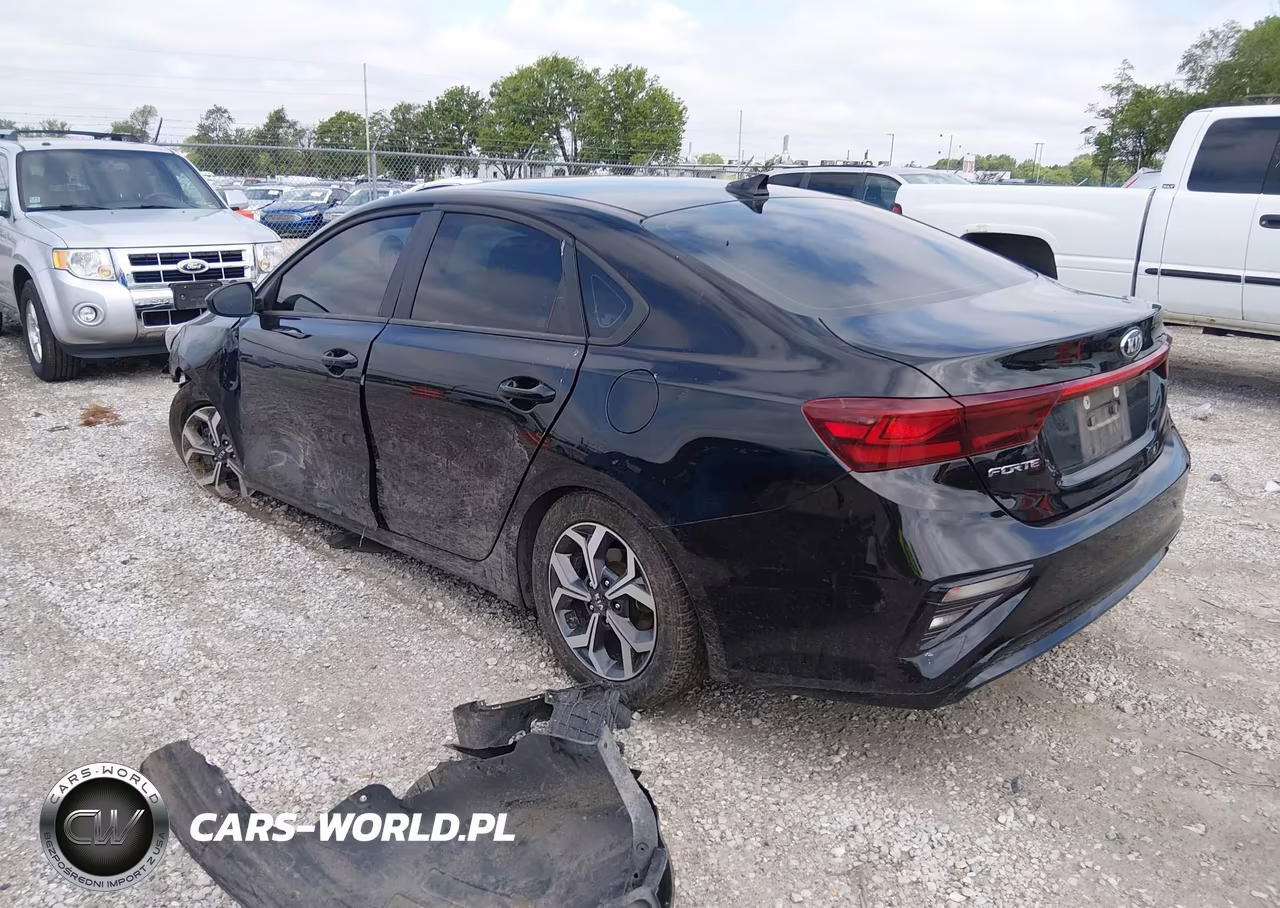 2021 Kia Forte Lxs VIN:3KPF24AD8ME339437 - 3