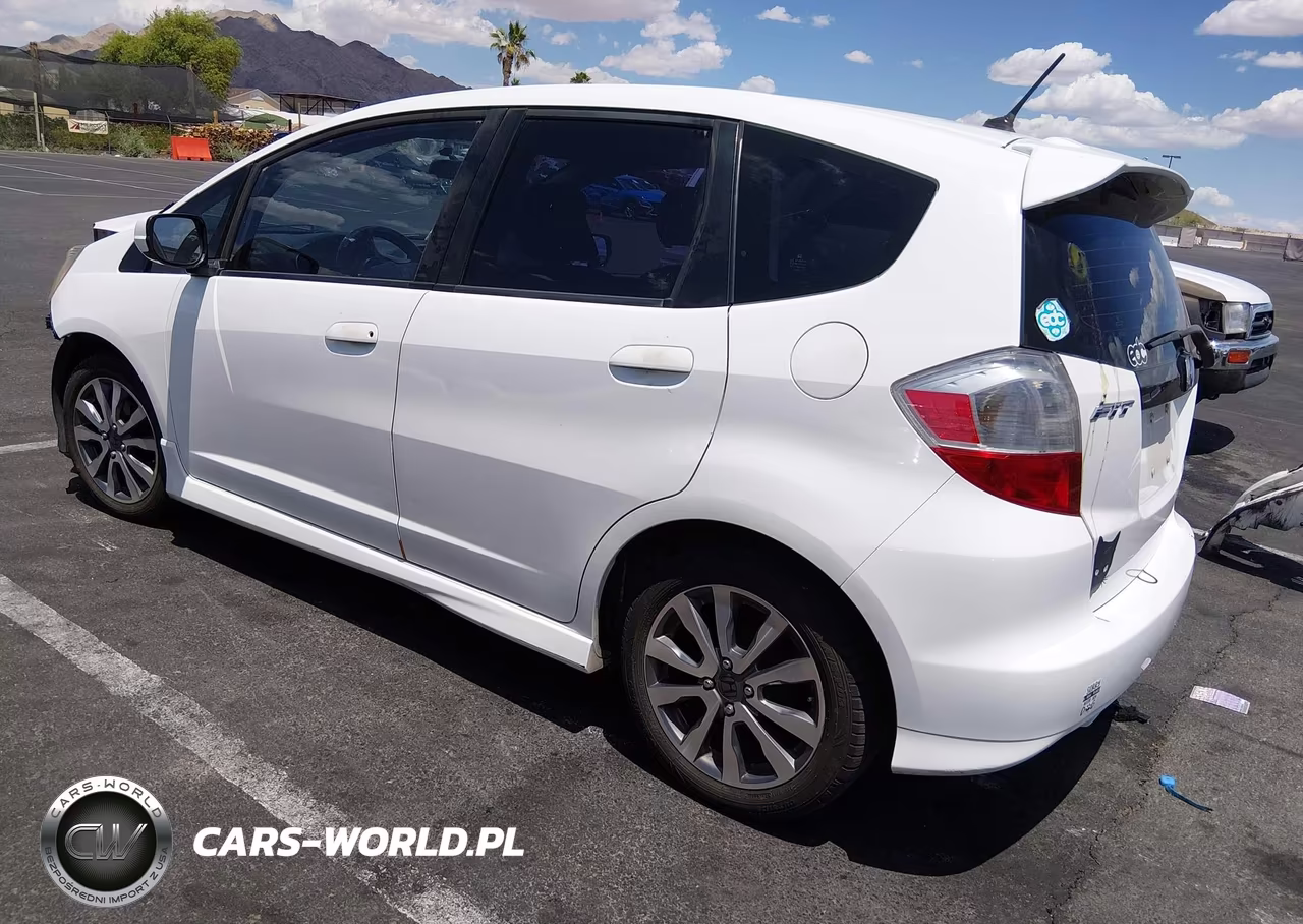 2012 Honda Fit Sport VIN:JHMGE8H51CS007691 - 3