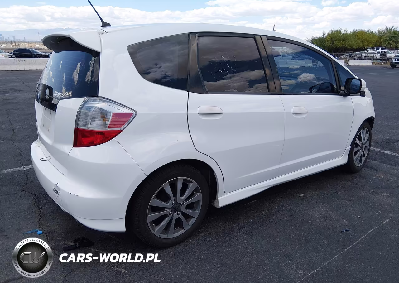 2012 Honda Fit Sport VIN:JHMGE8H51CS007691 - 4