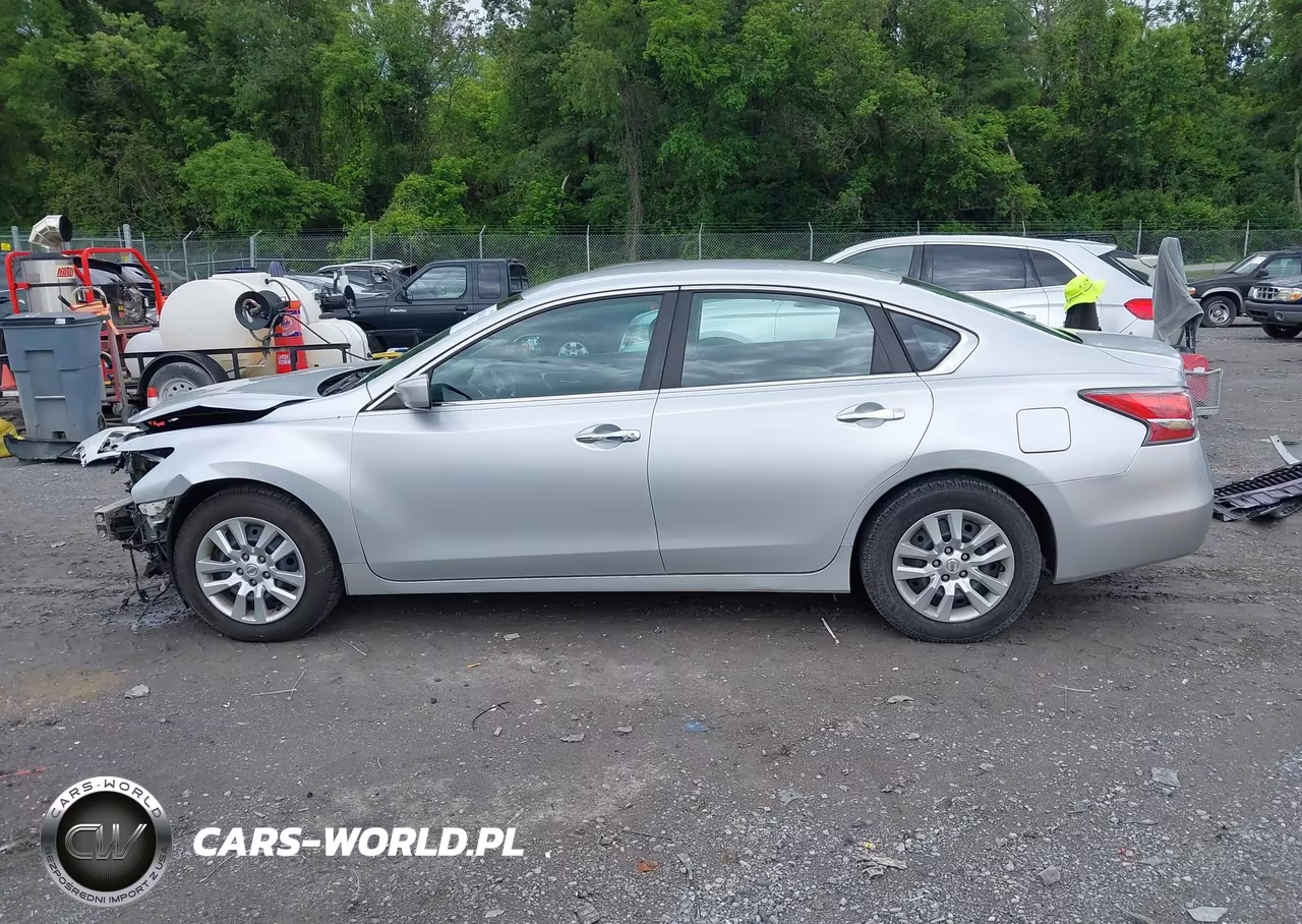 2014 Nissan Altima 2.5 S VIN:1N4AL3AP1EC110348 - 14