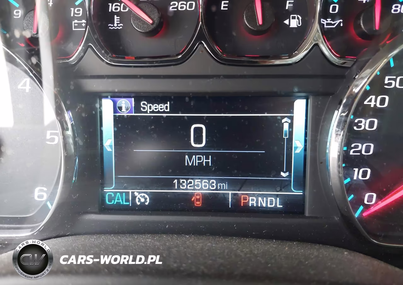 2018 Chevrolet Suburban Lt VIN:1GNSKHKC2JR379404 - 15