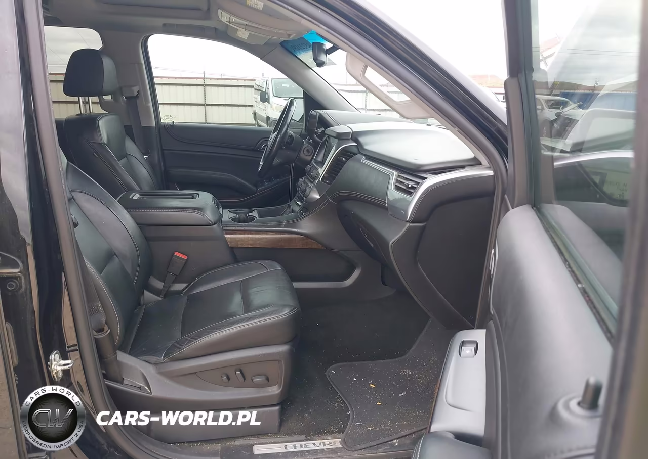 2018 Chevrolet Suburban Lt VIN:1GNSKHKC2JR379404 - 5