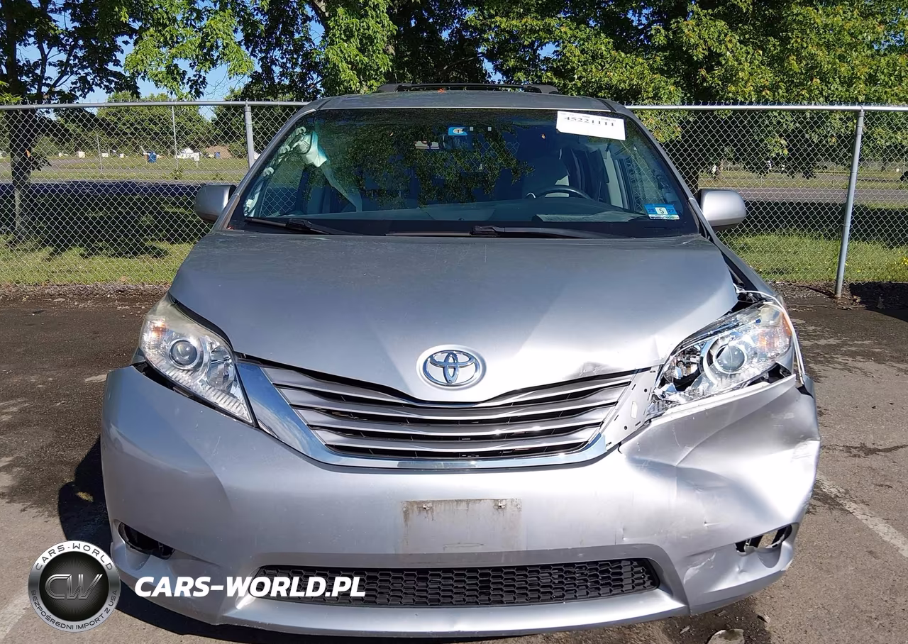 2015 Toyota Sienna Le 8 Passenger VIN:5TDKK3DC7FS576733 - 12