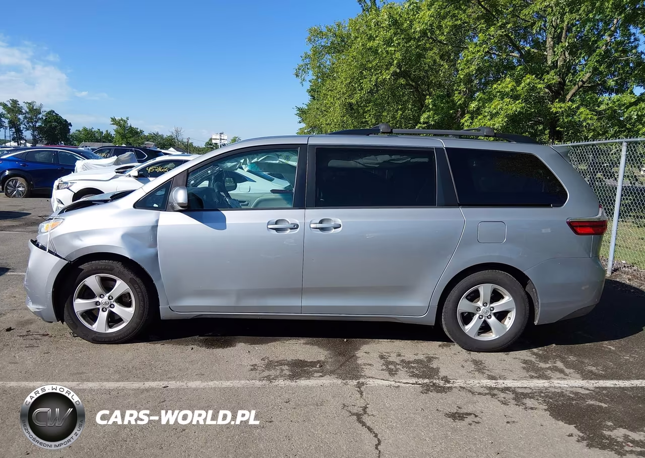 2015 Toyota Sienna Le 8 Passenger VIN:5TDKK3DC7FS576733 - 14