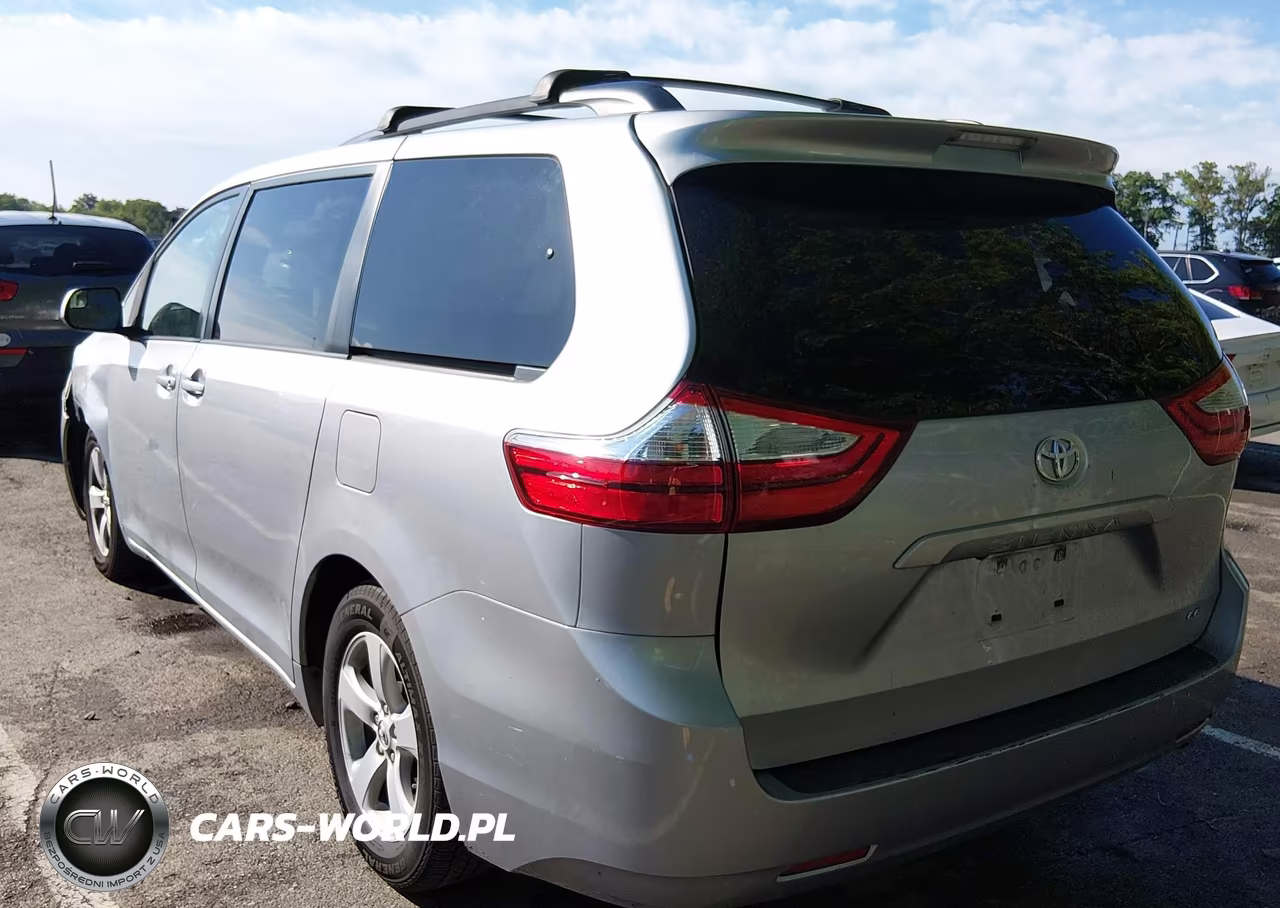 2015 Toyota Sienna Le 8 Passenger VIN:5TDKK3DC7FS576733 - 3