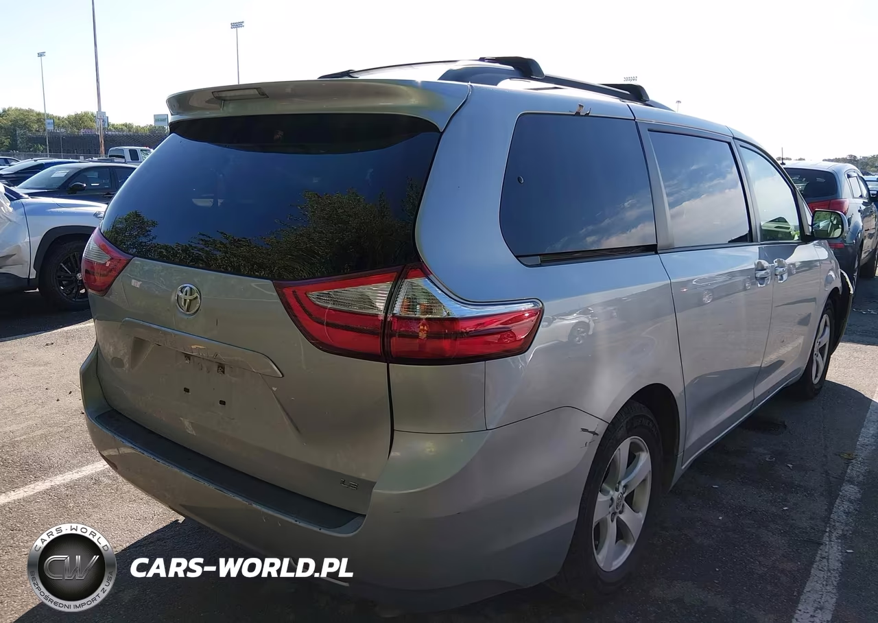 2015 Toyota Sienna Le 8 Passenger VIN:5TDKK3DC7FS576733 - 4