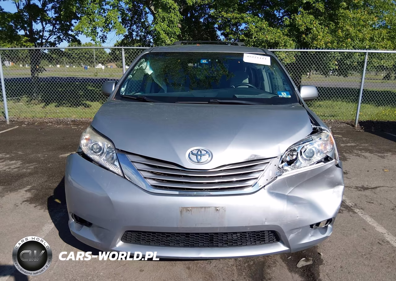 2015 Toyota Sienna Le 8 Passenger VIN:5TDKK3DC7FS576733 - 6