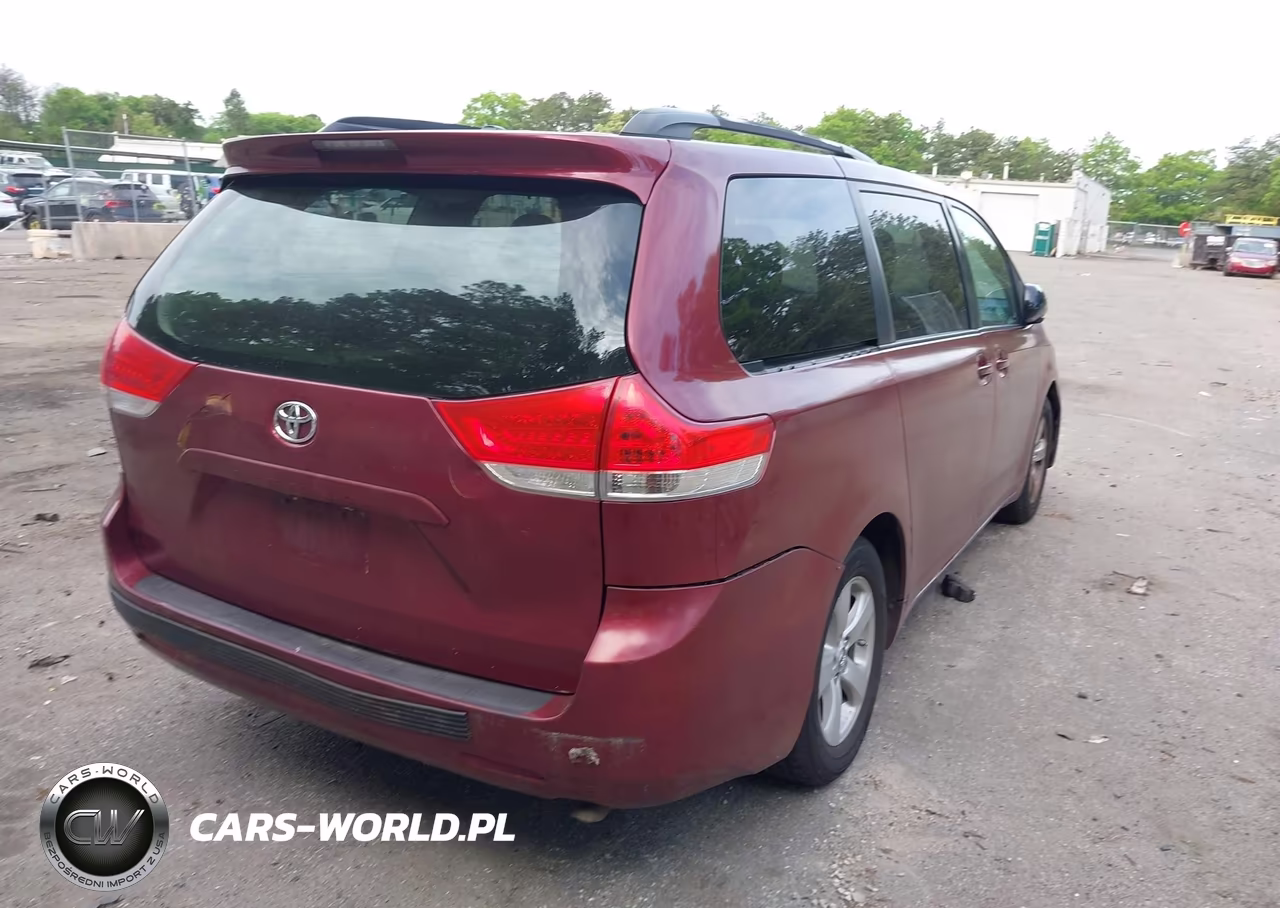 2014 Toyota Sienna Le V6 8 Passenger VIN:5TDKK3DC8ES413099 - 4