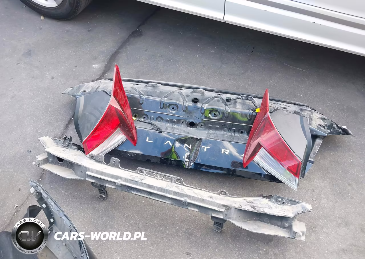 2025 Hyundai Elantra Sel Sport VIN:KMHLM4DG4SU872947 - 12