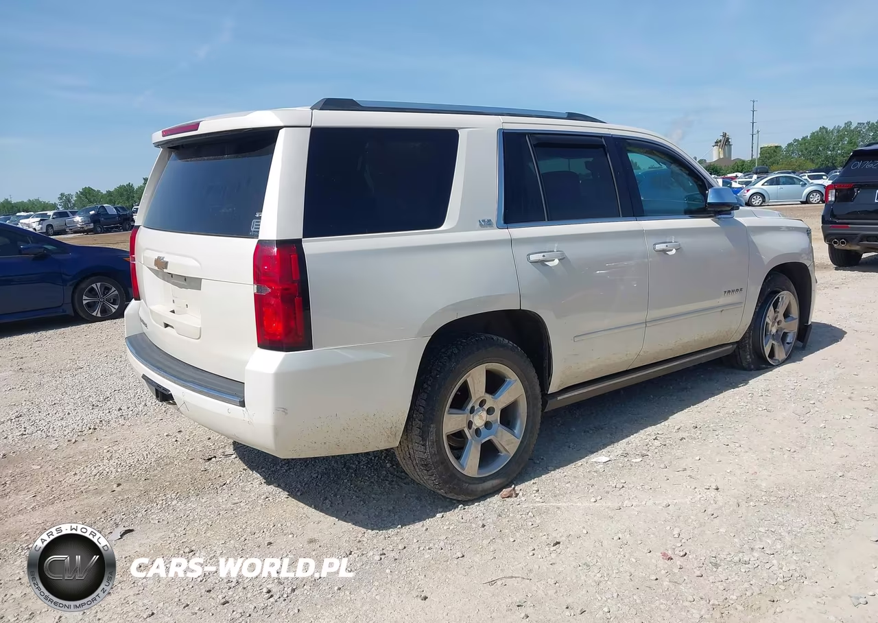 2015 Chevrolet Tahoe Ltz VIN:1GNSKCKC4FR682839 - 4