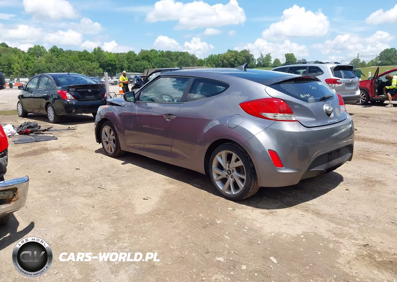 2016 Hyundai Veloster VIN:KMHTC6ADXGU260199 - 3