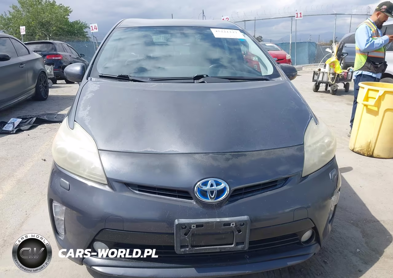 2013 Toyota Prius Five VIN:JTDKN3DU6D5556881 - 12