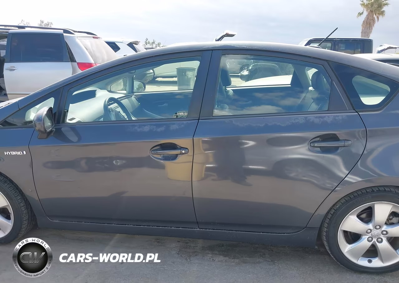 2013 Toyota Prius Five VIN:JTDKN3DU6D5556881 - 14