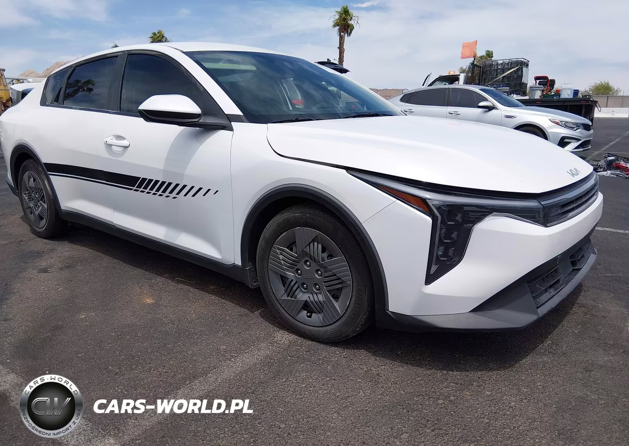 2025 Kia K4 Lx – zdjęcie 1 z 15