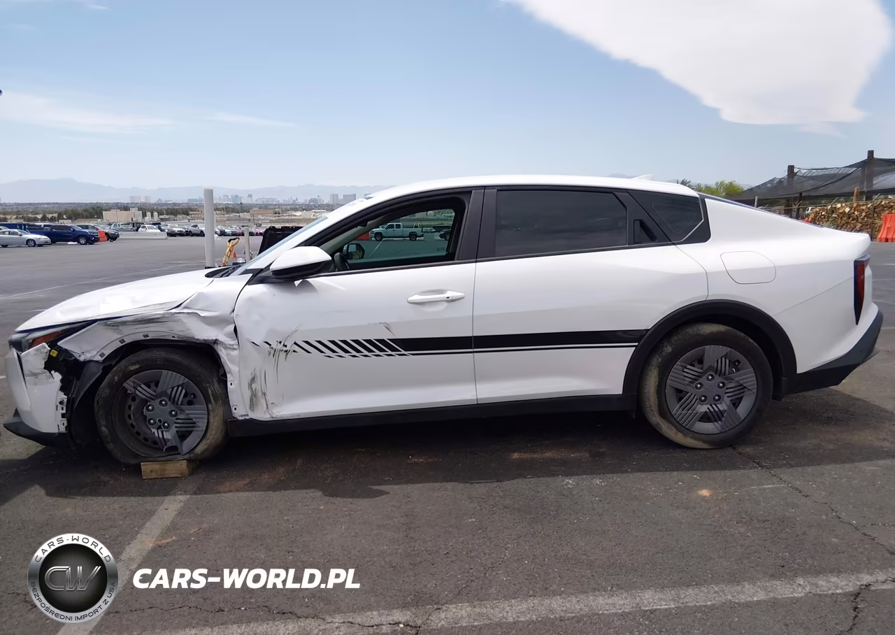 2025 Kia K4 Lx VIN:3KPFT4DE5SE005350 - 13