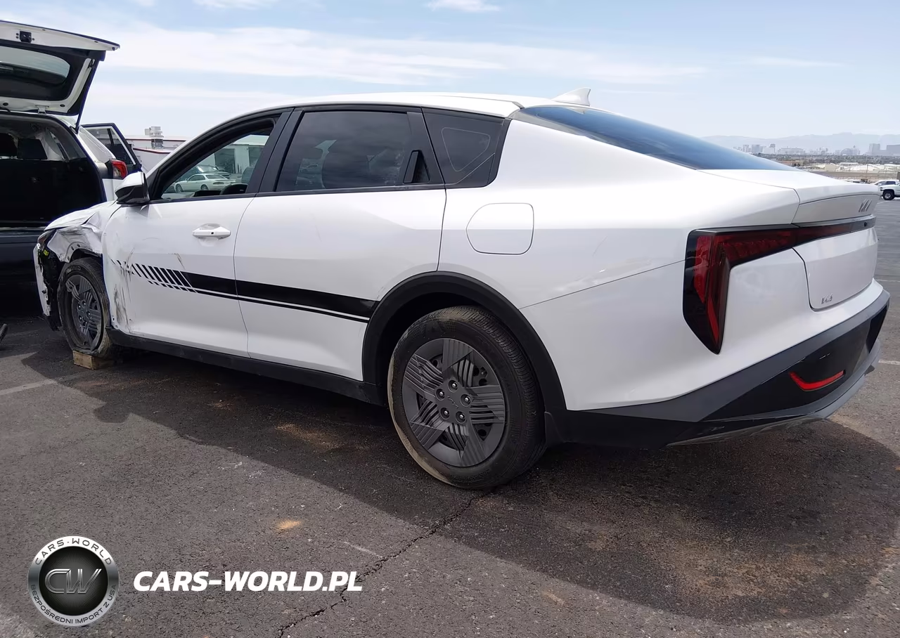 2025 Kia K4 Lx VIN:3KPFT4DE5SE005350 - 3