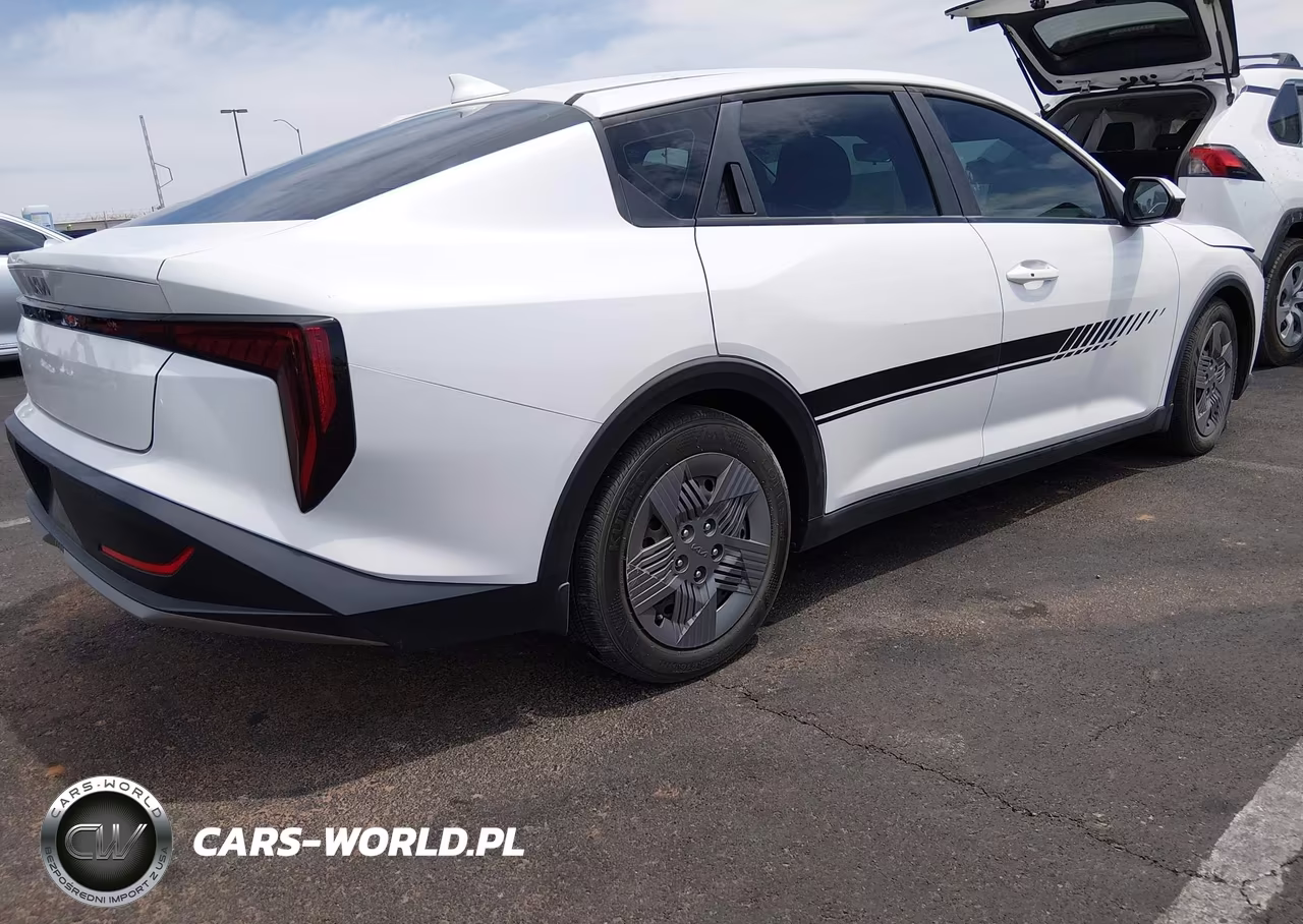 2025 Kia K4 Lx VIN:3KPFT4DE5SE005350 - 4