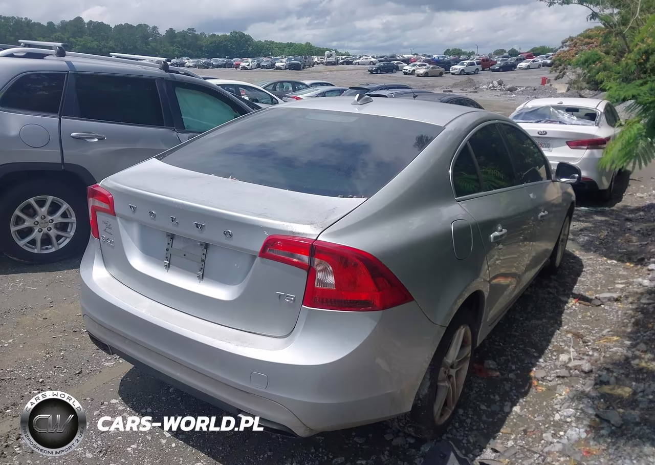 2015 Volvo S60 T5 Premier VIN:YV140MFK6F2366540 - 4