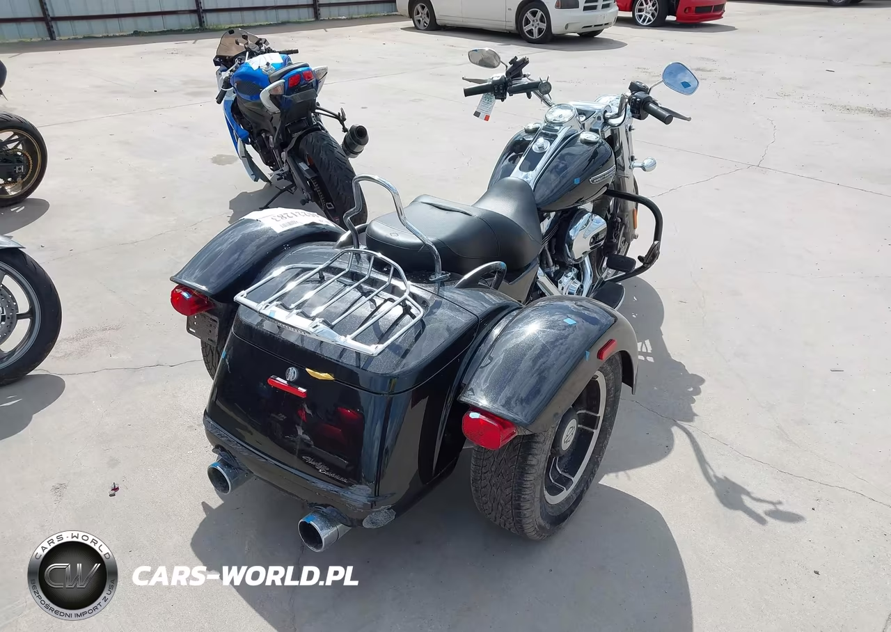 2016 Harley-Davidson Flrt Free Wheeler VIN:1HD1MCM10GB852097 - 4