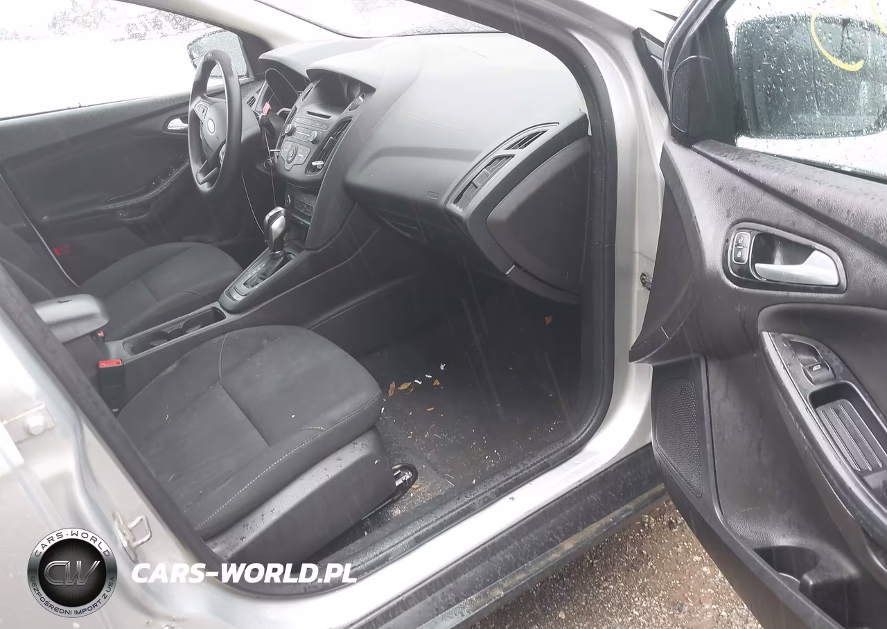 2016 Ford Focus Se VIN:1FADP3F25GL274994 - 5