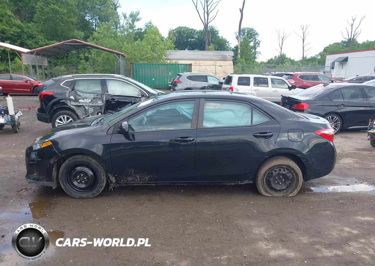 2018 Toyota Corolla Le VIN:5YFBURHE6JP839143 - 14