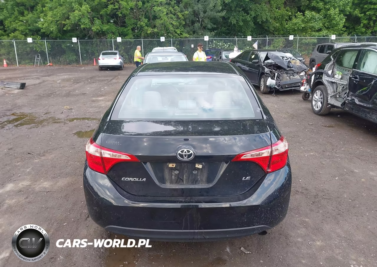 2018 Toyota Corolla Le VIN:5YFBURHE6JP839143 - 16