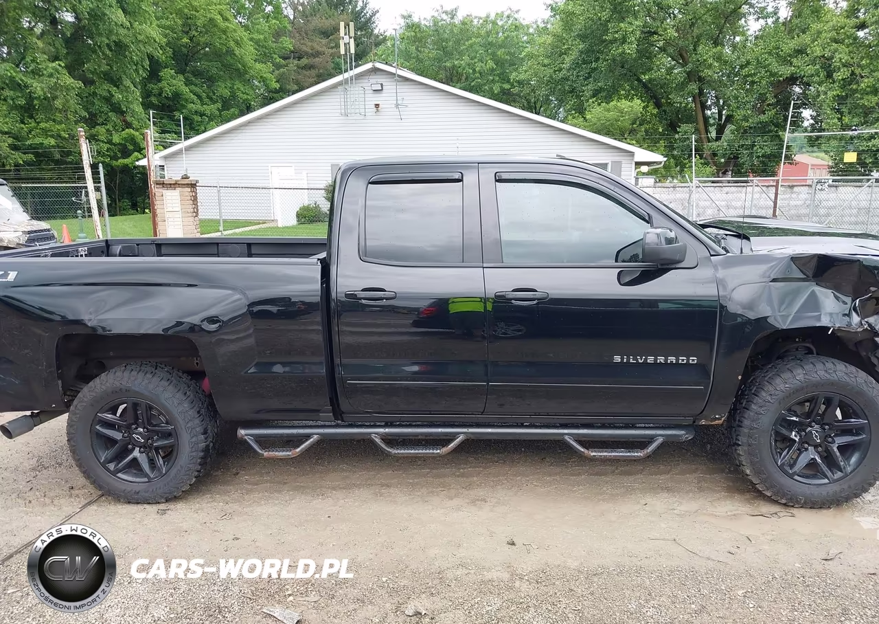 2018 Chevrolet Silverado 1500 2Lt VIN:1GCVKREC5JZ372860 - 14