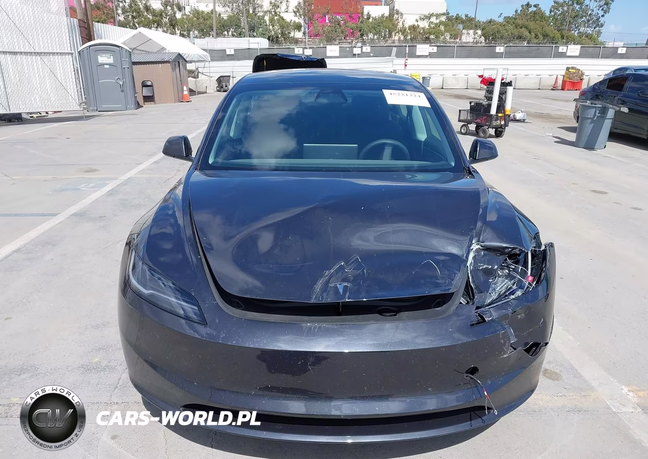 2025 Tesla Model 3 Long Range Rear-Wheel Drive-Standard Rear-Wheel Drive VIN:5YJ3E1EA1SF920925 - 12