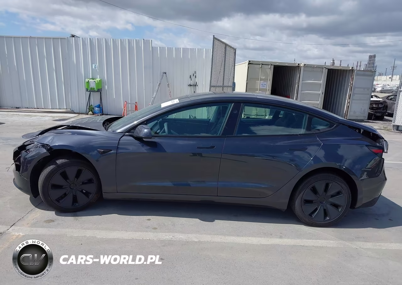 2025 Tesla Model 3 Long Range Rear-Wheel Drive-Standard Rear-Wheel Drive VIN:5YJ3E1EA1SF920925 - 14