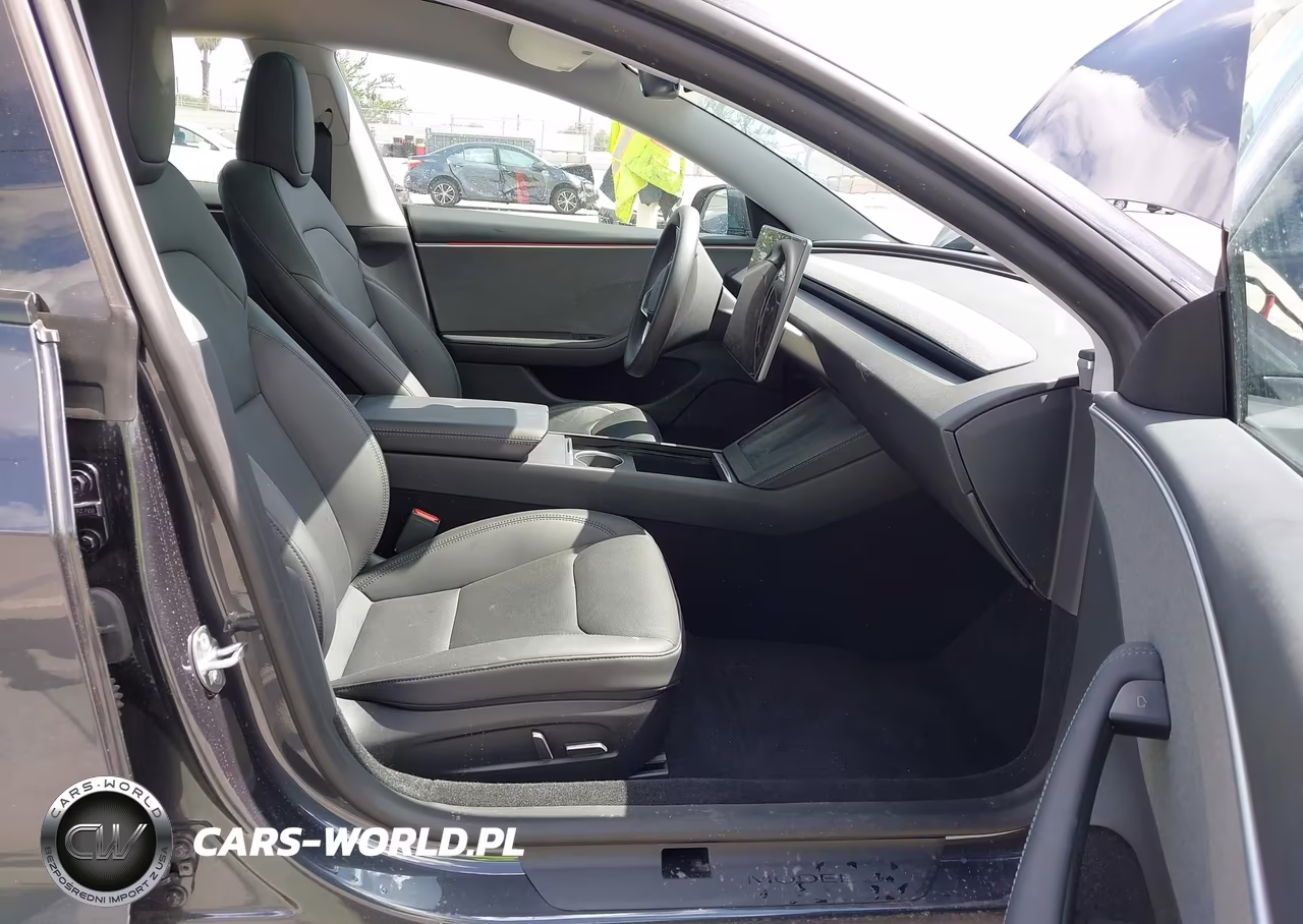 2025 Tesla Model 3 Long Range Rear-Wheel Drive-Standard Rear-Wheel Drive VIN:5YJ3E1EA1SF920925 - 5