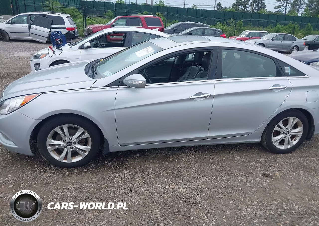 2015 Hyundai Sonata VIN:5NPEC4AC9FH533521 - 14
